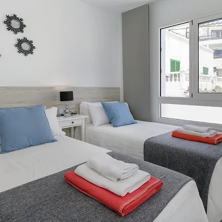 Casa Mercedes, Terrace With Sea Views بيت للعطل