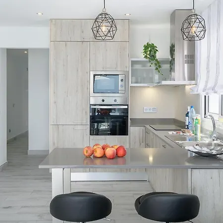 Casa Mercedes, Terrace With Sea Views بيت للعطل بويرتو ذيل كارمين